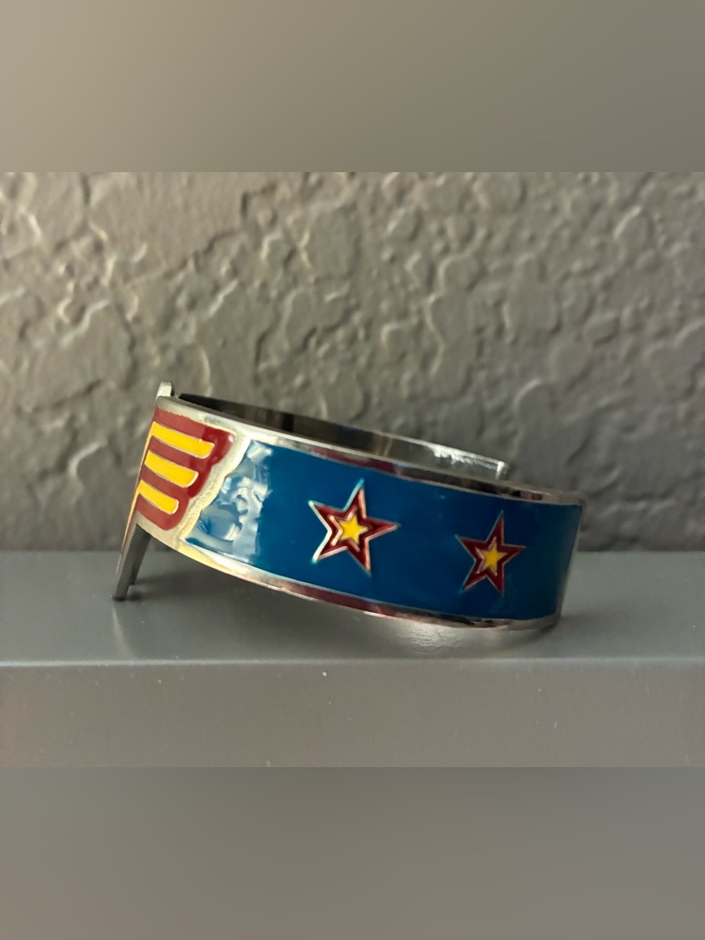 Rare Wonder Woman Enamel silver Cuff Bracelet. - Picture 4 of 5
